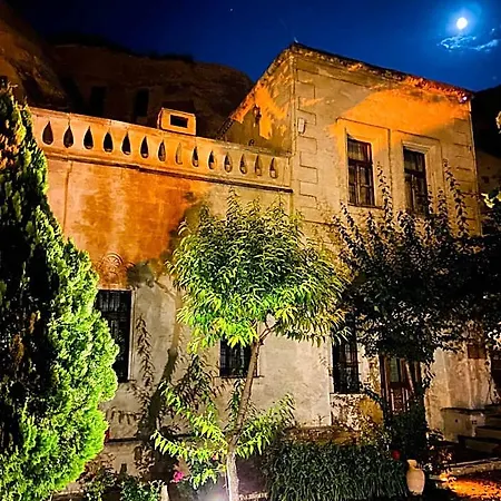 Hotel The Village Cave 4*