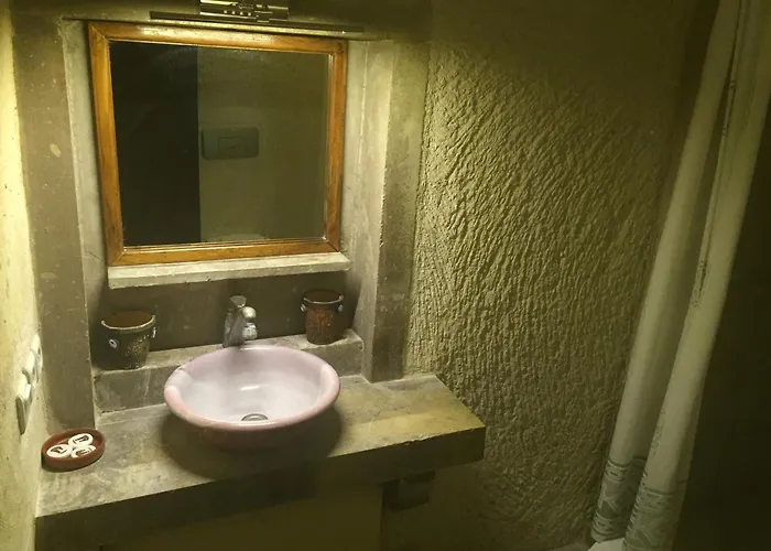 Hotel The Village Cave