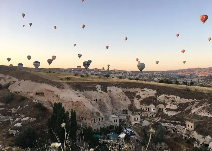 The Village Cave Отель